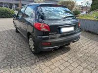 Gebraucht Peugeot 206+ 75 PS (55 kW) 2010 Grau Kleinwagen