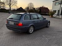 Gebraucht BMW 320 150 PS (110 kW) 2004 Blau Kombi