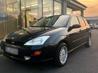 Second-hand Ford Focus 101 CP (74 kW) 2001 Albastru Hatchback