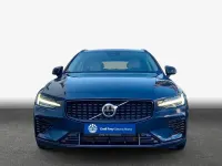 Używany Volvo V60 Ultimate 455 KM (334 kW) 2022 Niebieski Kombi