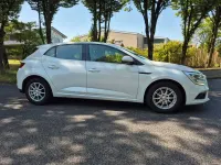 Gebraucht Renault Mégane Intens 101 PS (74 kW) 2018 Weiß Limousine