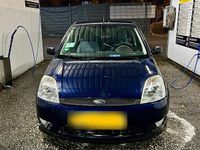Gebraucht Ford Fiesta 85 PS (62 kW) 2005 Blau Kleinwagen