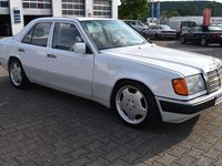 Gebraucht Mercedes E280 197 PS (144 kW) 1992 Weiß Limousine