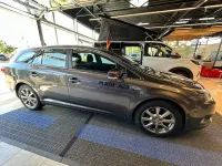 Gebraucht Toyota Avensis Life 150 PS (110 kW) 2012 Grau Kombi