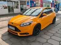 Gebraucht Ford Focus ST 250 PS (183 kW) 2013 Gelb Limousine