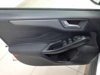 Usado Ford Focus Cool & Connect 120 CV (88 kW) 2022 Blanco Familiar