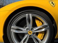 Second-hand Ferrari 296 829 CP (609 kW) 2023 Galben