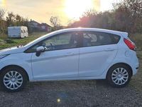 Gebraucht Ford Fiesta Trend 80 PS (58 kW) 2017 Weiß Limousine