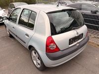 Gebraucht Renault Clio II 75 PS (55 kW) 2004 Silber Limousine