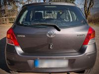 Gebraucht Toyota Yaris 100 PS (73 kW) 2009 Grau Kleinwagen