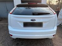 Gebraucht Ford Focus 125 PS (91 kW) 2010 Weiß Limousine