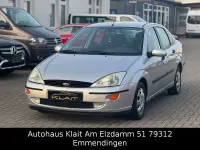 Begagnad Ford Focus Ambiente 101 HK (74 kW) 2000 Silver Sedan