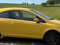 Gebraucht Opel Corsa Edition 69 PS (50 kW) 2012 Gelb Kleinwagen