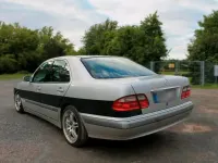 Gebraucht Mercedes E240 170 PS (125 kW) 2026 Grau Limousine