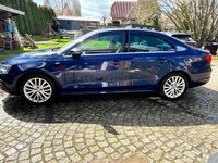 Gebraucht VW Jetta Life 122 PS (89 kW) 2012 Blau Limousine