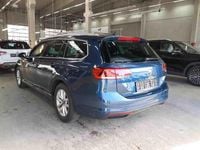 Gebraucht VW Passat Business 150 PS (110 kW) 2023 Aquamarine blue metallic Kombi