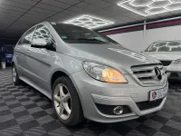 Gebraucht Mercedes B150 95 PS (69 kW) 2009 Silber Van / Kleinbus