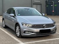 Gebraucht VW Passat 150 PS (110 kW) 2019 Silber Limousine