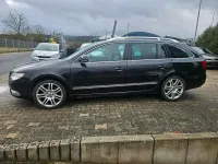 Gebraucht Skoda Superb Elegance 200 PS (147 kW) 2011 Schwarz Kombi