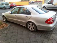 Gebraucht Mercedes E320 Avantgarde 277 PS (203 kW) 2003 Silber Limousine