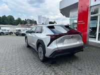 Gebraucht Toyota bZ4X 150 kW (204 PS) 2023 Precious silver SUV
