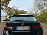 Gebraucht BMW 320 Advantage 204 PS (150 kW) 2021 Schwarz Kombi