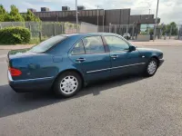 Gebraucht Mercedes E240 Elegance 170 PS (125 kW) 1999 Grün Limousine