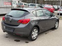 Gebraucht Opel Astra Edition 140 PS (102 kW) 2011 Grau Limousine