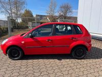 Gebraucht Ford Fiesta Ambiente 69 PS (50 kW) 2005 Rot Kleinwagen