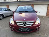 Gebraucht Mercedes B180 109 PS (80 kW) 2010 Rot Van / Kleinbus