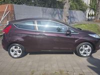 Gebraucht Ford Fiesta 82 PS (60 kW) 2009 Rot Kleinwagen
