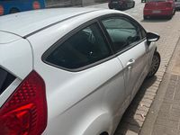 Gebraucht Ford Fiesta 60 PS (44 kW) 2010 Weiß Kleinwagen