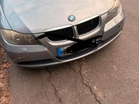 Gebraucht BMW 320 163 PS (119 kW) 2006 Blau Kombi