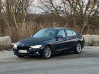 Gebraucht BMW 320 184 PS (135 kW) 2014 Blau Limousine