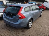 Gebraucht Volvo V60 Business Edition 150 PS (110 kW) 2016 Kombi