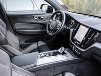 Gebraucht Volvo XC60 Plus 197 PS (144 kW) 2023 Blau SUV