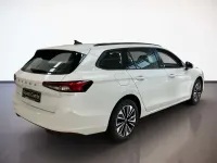 Gebraucht Skoda Superb Essence 150 PS (110 kW) 2025 Kristallweiss uni Limousine
