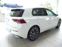 Gebraucht VW Golf VIII Move 150 PS (110 kW) 2023 Weiß Limousine