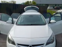 Usado Opel Astra 140 HP (102 kW) 2015 Branco Carrinha