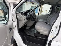 Gebraucht Renault Trafic 114 PS (83 kW) 2014 Weiß Van / Kleinbus