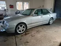 Occasion Mercedes E200 Elegance 136 ch (100 kW) 2000 Argent Berline