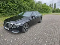Gebraucht Mercedes E220 194 PS (142 kW) 2019 Schwarz Limousine
