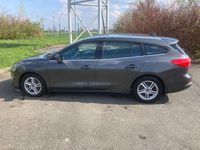 Gebraucht Ford Focus Cool & Connect 140 PS (102 kW) 2020 Grau Limousine