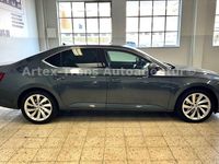 Gebraucht Skoda Superb Style 150 PS (110 kW) 2016 Grau Limousine