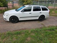 Gebraucht Skoda Octavia 105 PS (77 kW) 2012 Weiß Kombi