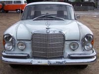 Gebraucht Mercedes 230 120 PS (88 kW) 1967 Weiß Limousine
