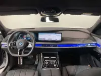 Gebraucht BMW M760e Sport Line 571 PS (419 kW) 2025 Weiß Limousine