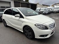 Gebraucht Mercedes B180 122 PS (89 kW) 2013 Weiß Van / Kleinbus