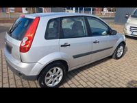Second-hand Ford Fiesta 2006 Argintiu Hatchback