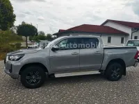 Gebraucht Toyota HiLux Comfort 150 PS (110 kW) 2024 Silver metallic Pickup
